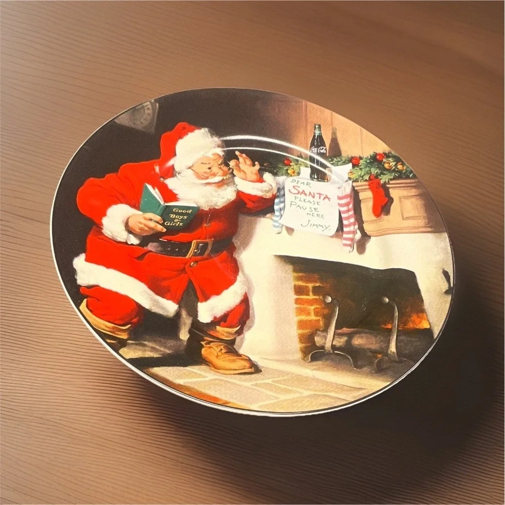 Coca-Cola Santa Claus Christmas Collector Plate, Multicolor Soda Theme